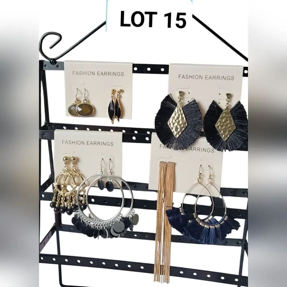Chic Black and Gold Earring Collection - LOT 15